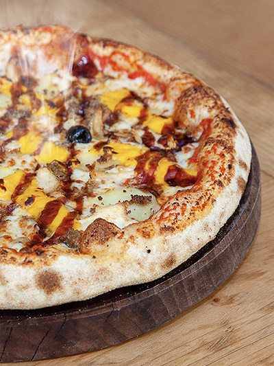 Au comptoir à pizza